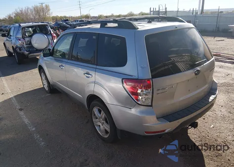 2010 Subaru Forester 2.5X Premium из США, поврежденный, VIN JF2SH6CC8AG752162
